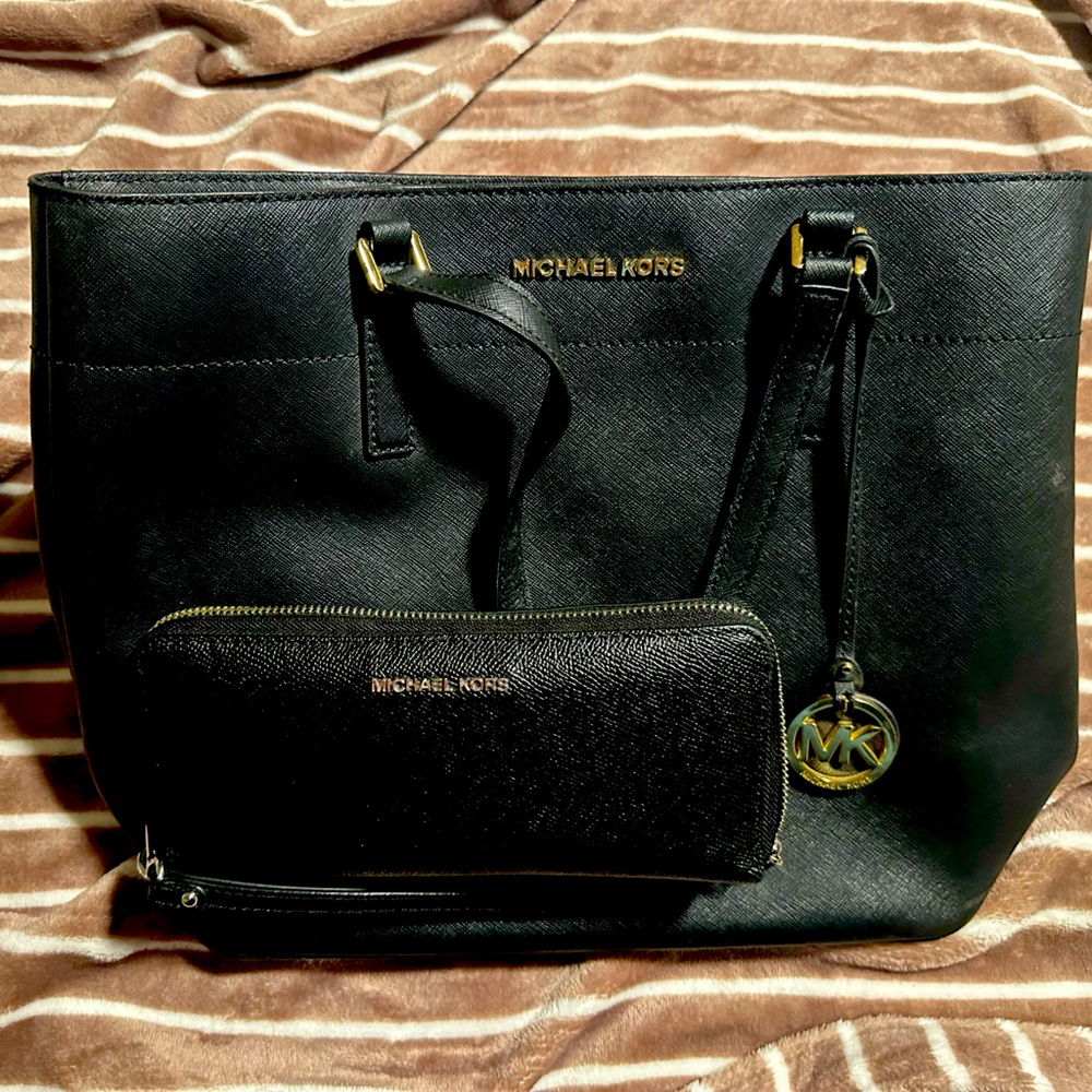 Michael Kors tote with matching wallet